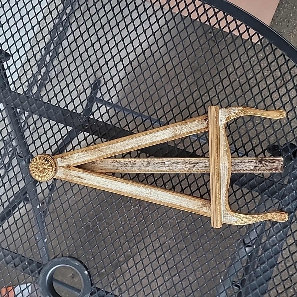 Italian Florentine Gilt Wood Carved Tall Gold Easel French Farmhouse Mid Century